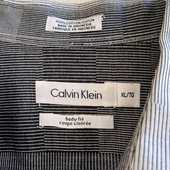 Calvin Klein Button Down Shirt - Picture 4 of 8